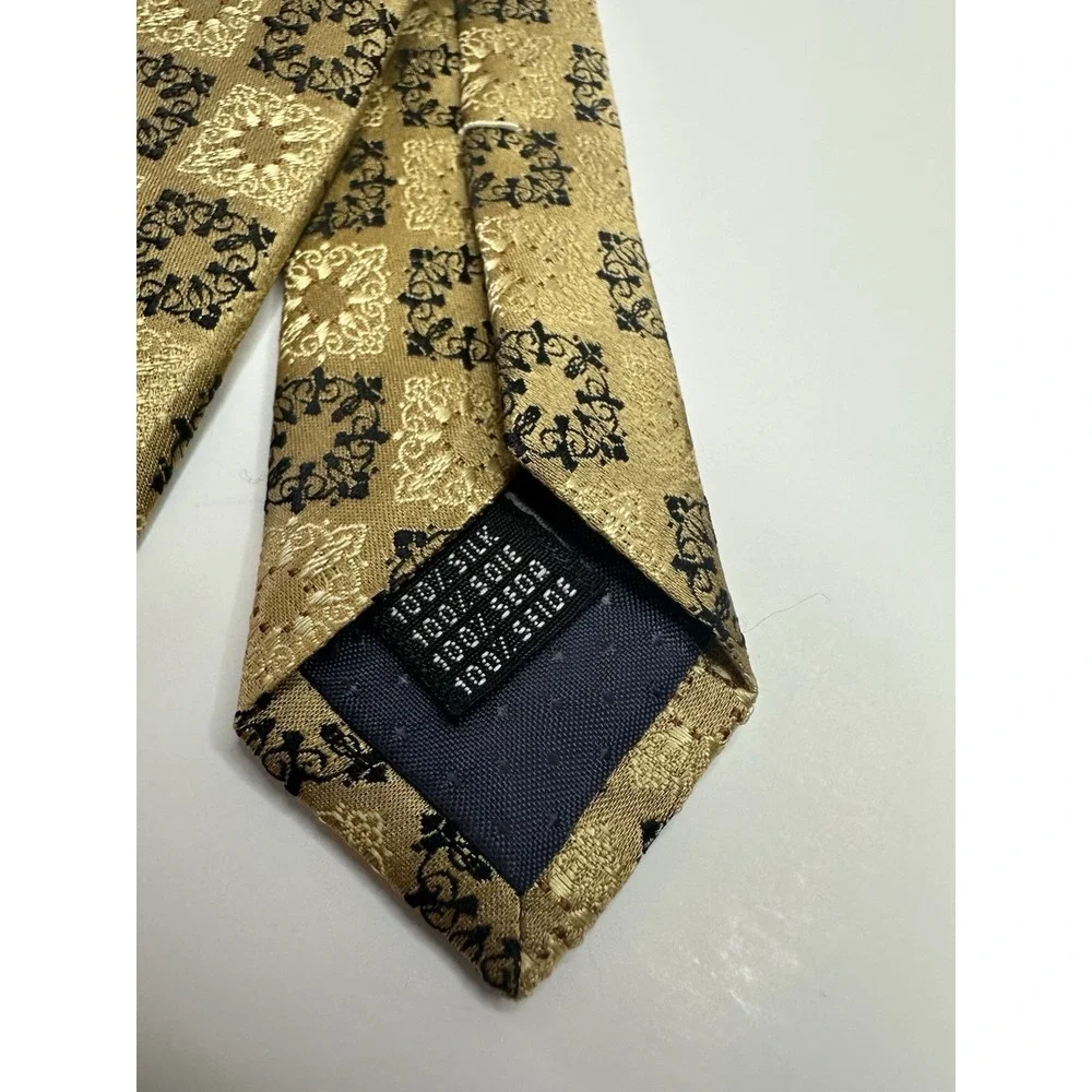 IMM Silk Tie Made‎ In Italy Geometric Gold / Black accent Cream